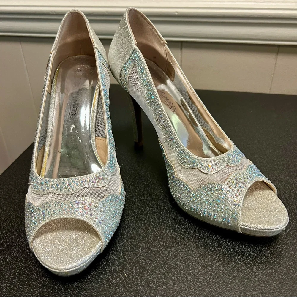 Hot Tomato Sz 7 Silver Glitter High Heels EUC - Picture 3 of 12